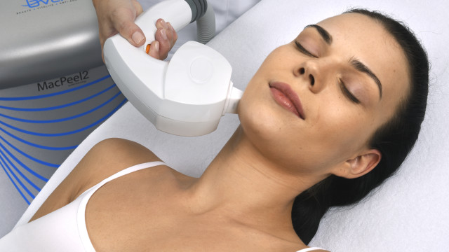 Bring out your skin's natural radiance with IPL.